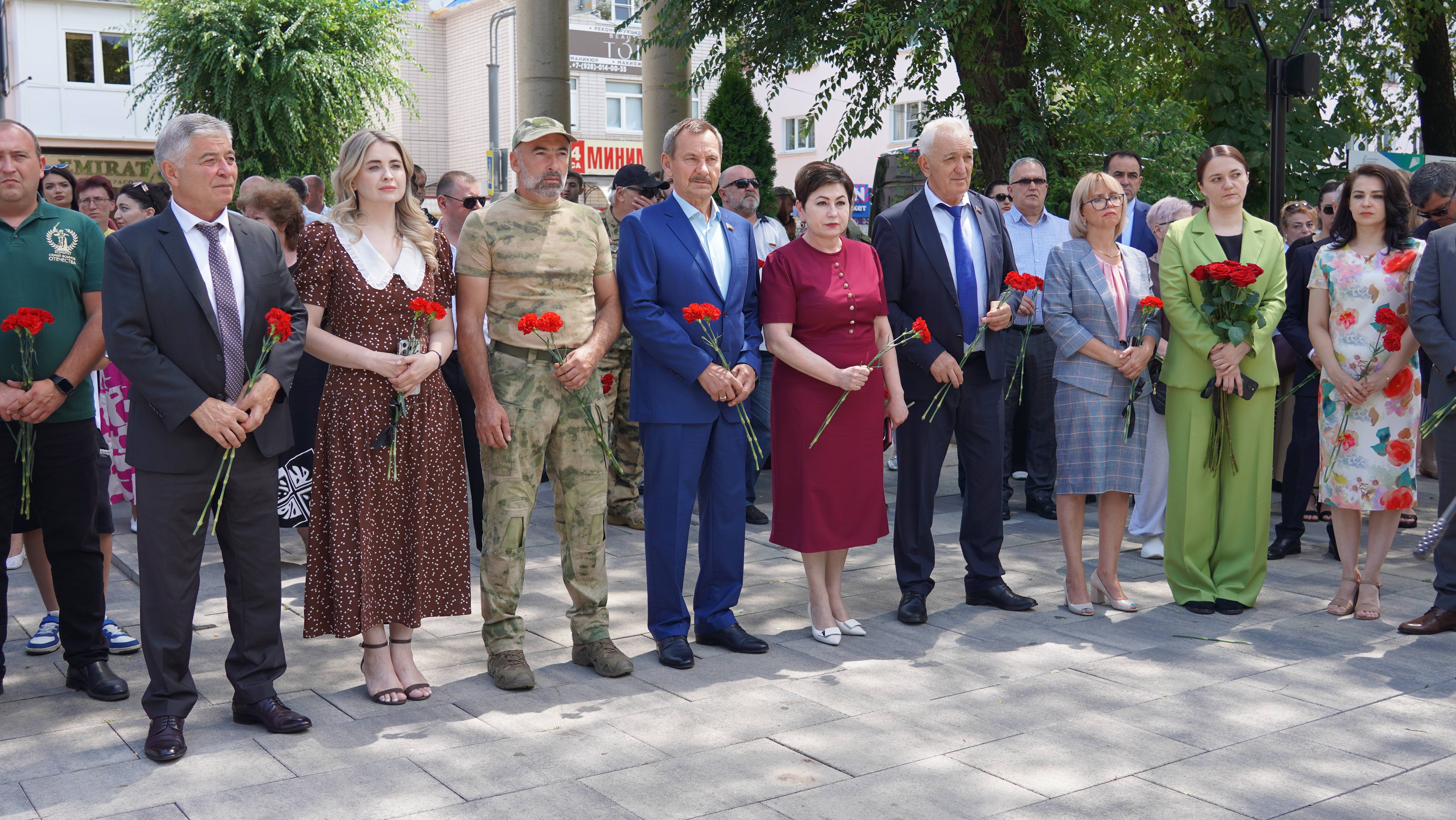 Члены ОП КЧР приняли участие в памятных мероприятиях ко Дню памяти детей – жертв войны в Донбассе  