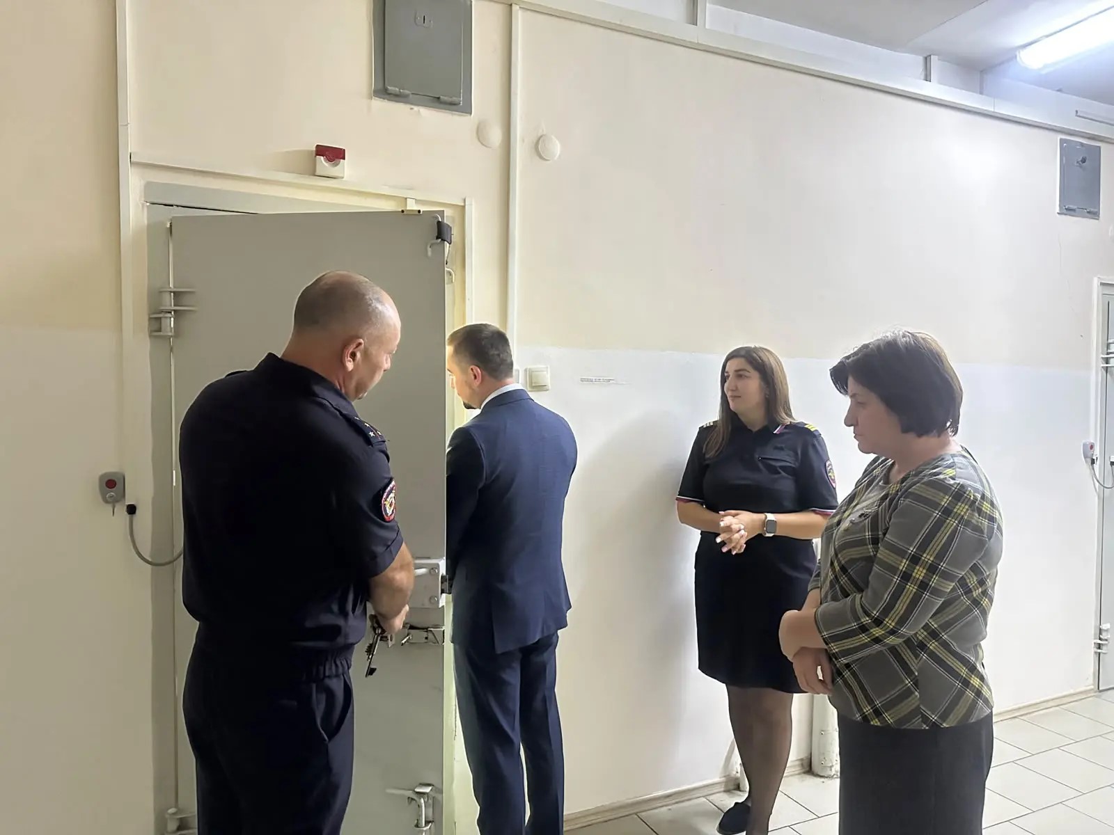 Члены ОНК посетили ИВС ОМВД России по г. Черкесску.