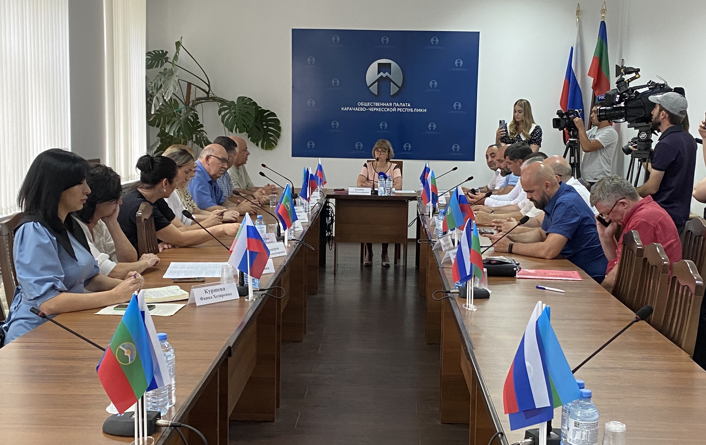 Общественная палата КЧР заключила соглашение с политическими партиями.