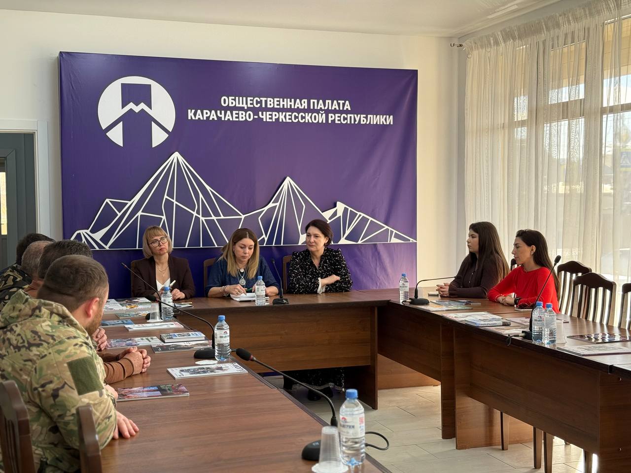 На базе Общественной палаты Карачаево-Черкесии прошло мероприятие, посвященное теме «Адаптация к мирной жизни ветеранов СВО, имеющих инвалидность»