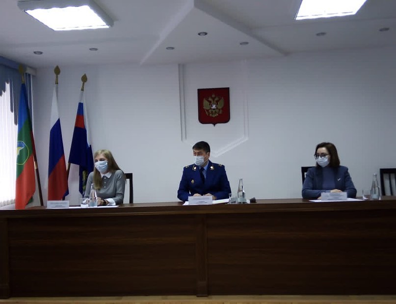 В прокуратуре республики состоялся круглый стол по обсуждению актуальных проблем обеспечения жильем лиц из категории детей-сирот и детей, оставшихся без попечения родителей
